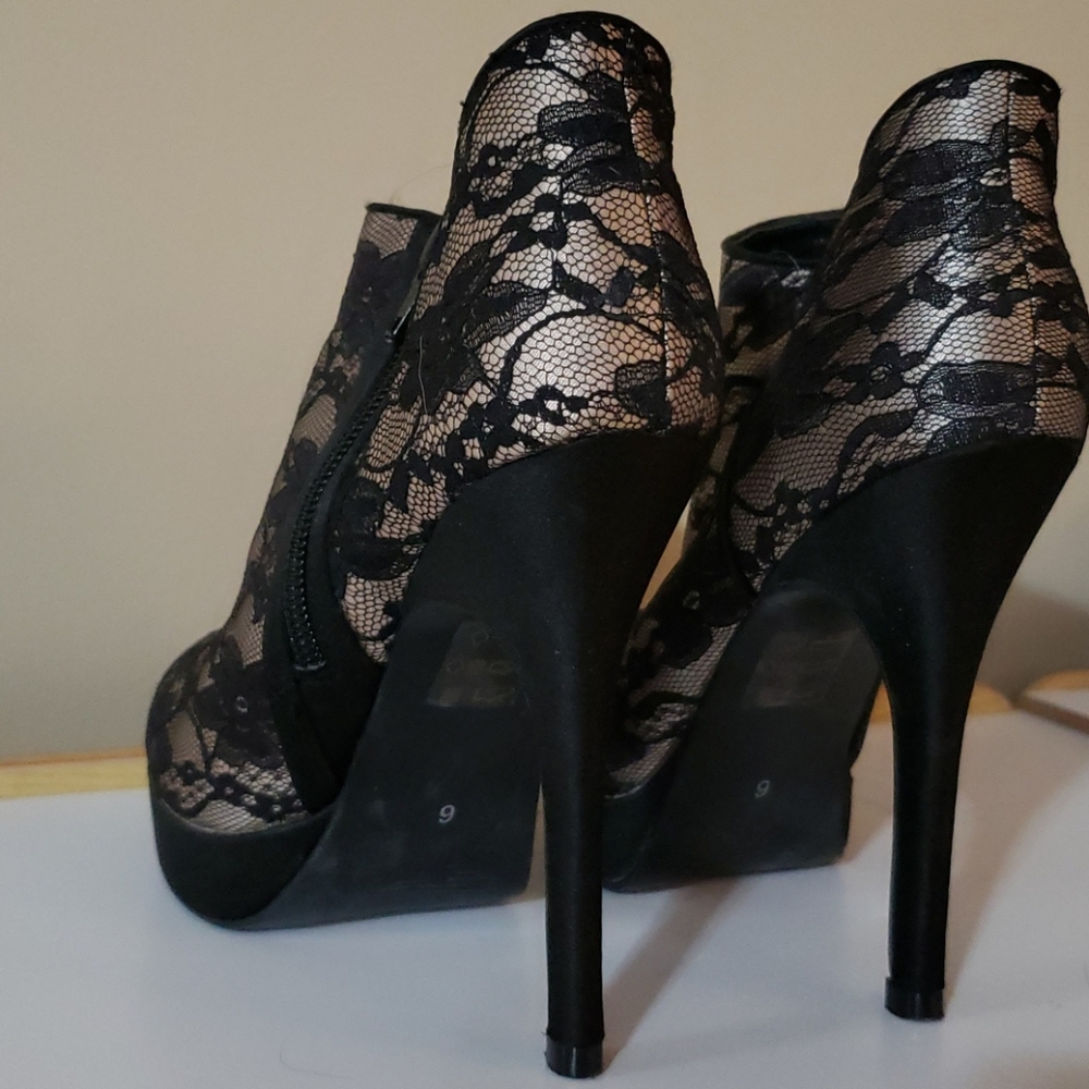 Heals - Picture 3 of 4